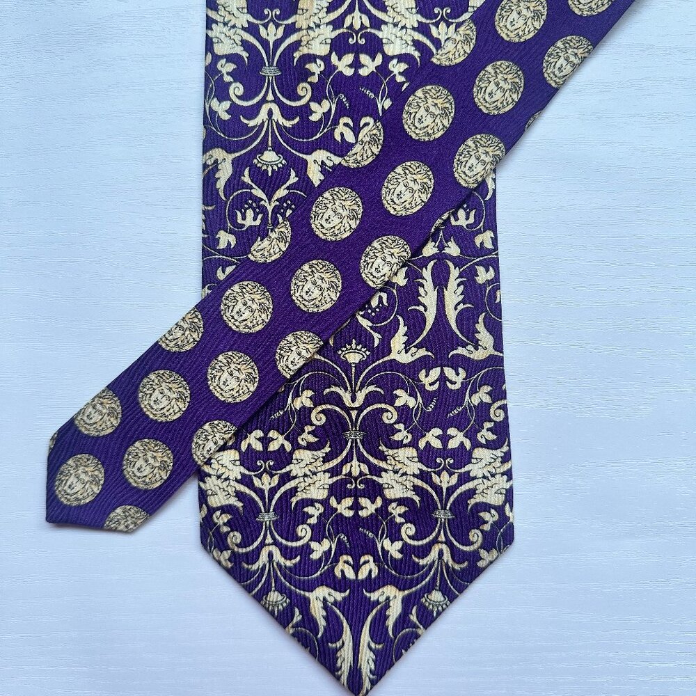 Gianni Versace RARE Tie Italy Vintage Purple Baroque Medusa Medallion 100% Silk